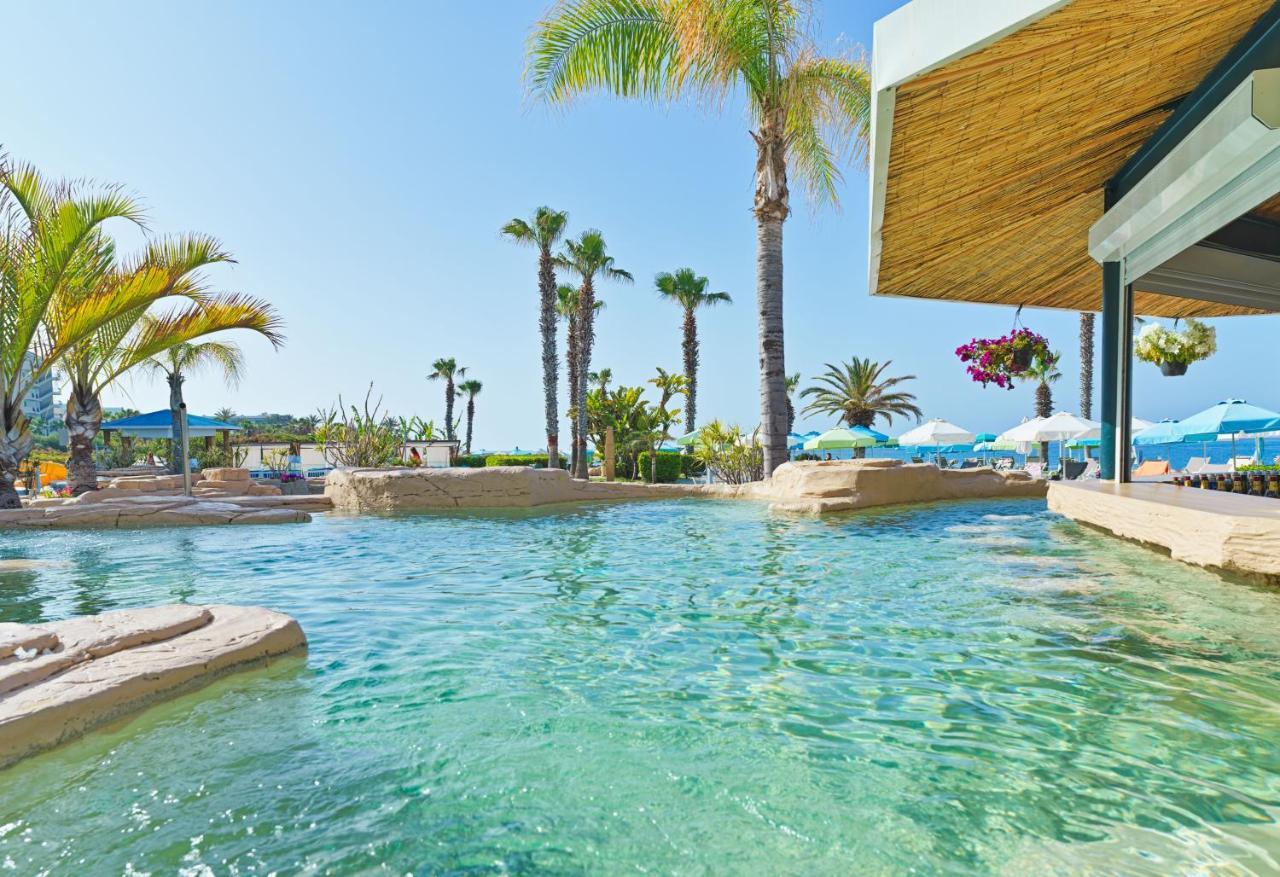 Leonardo Cypria Bay Hotel Geroskipou Bagian luar foto
