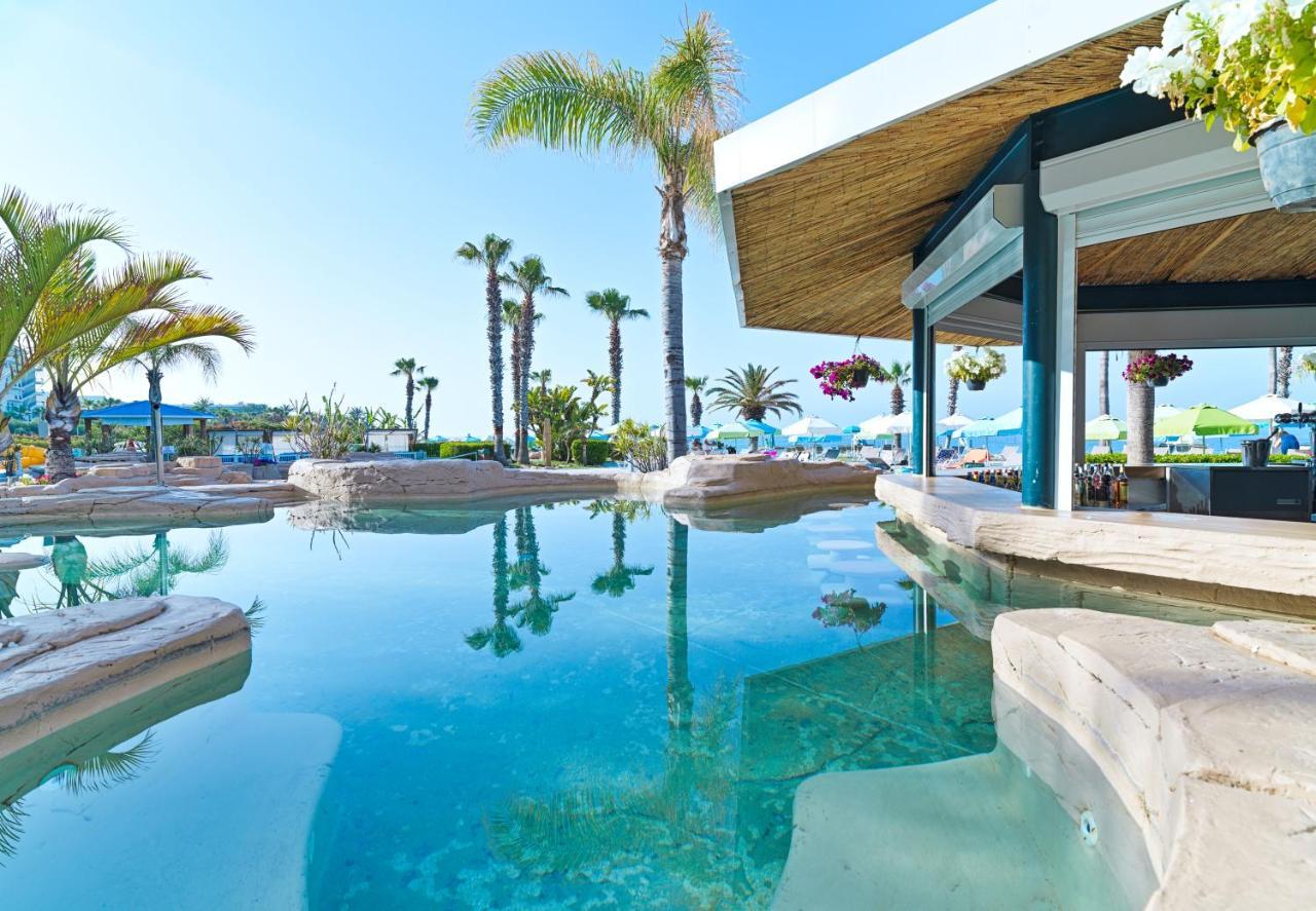 Leonardo Cypria Bay Hotel Geroskipou Bagian luar foto