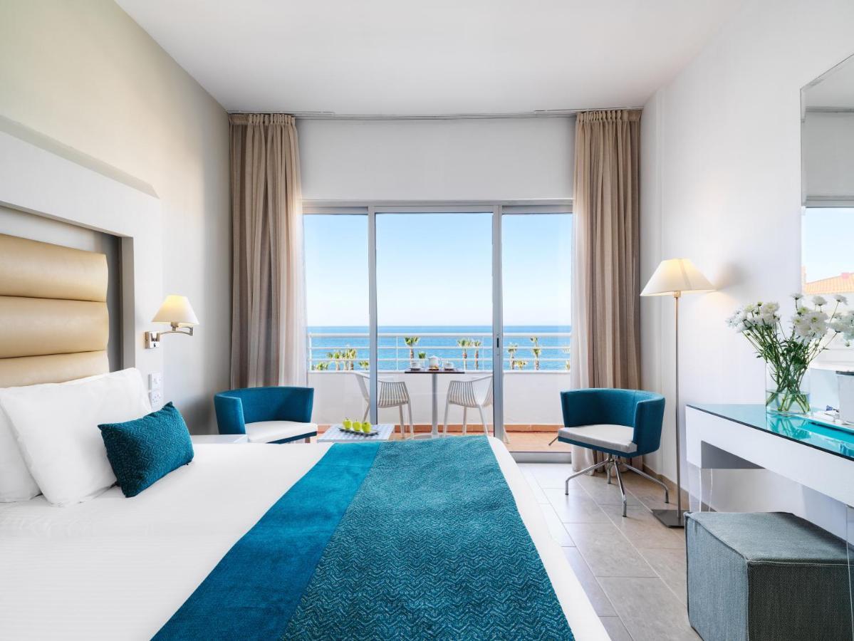 Leonardo Cypria Bay Hotel Geroskipou Bagian luar foto
