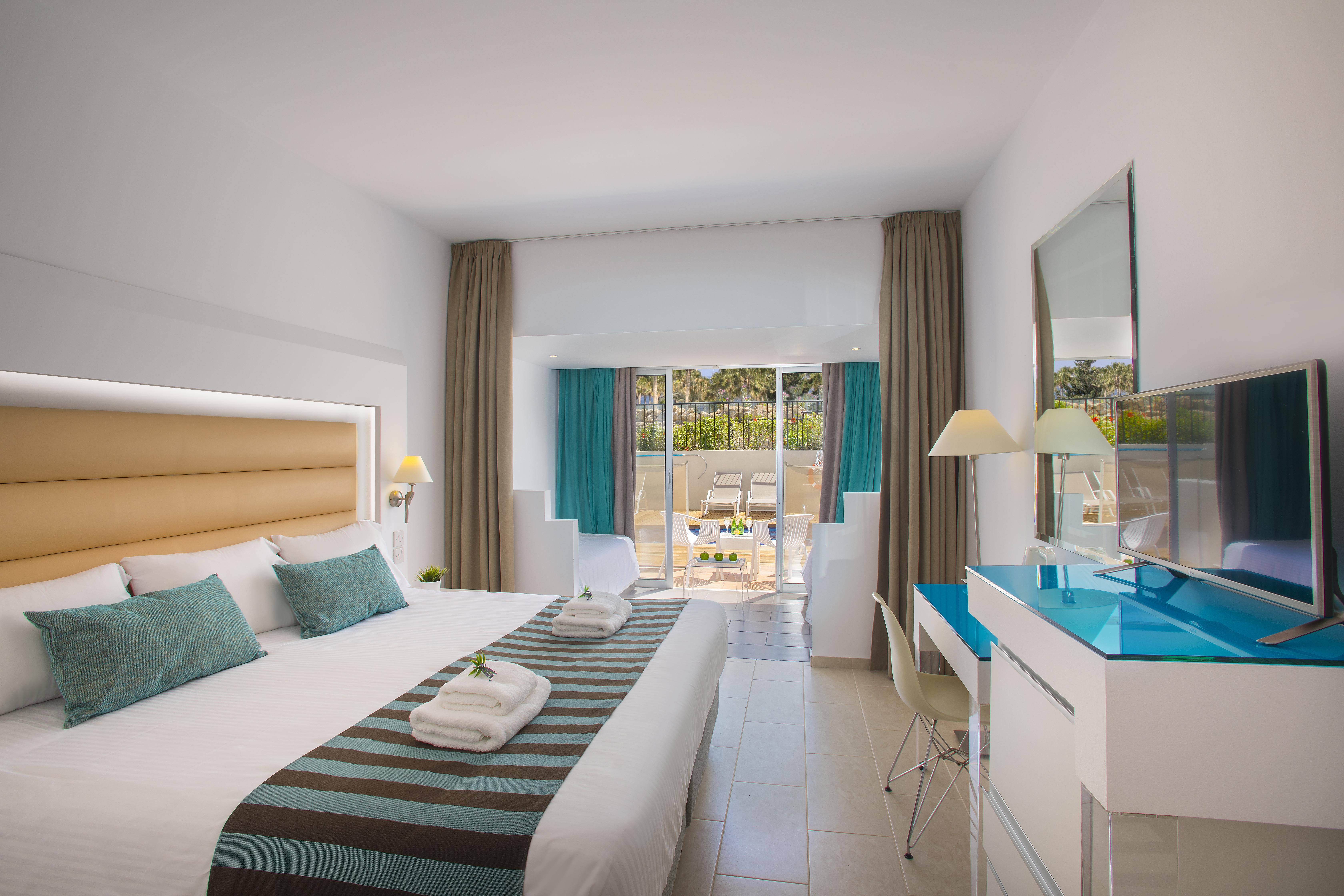 Leonardo Cypria Bay Hotel Geroskipou Bagian luar foto