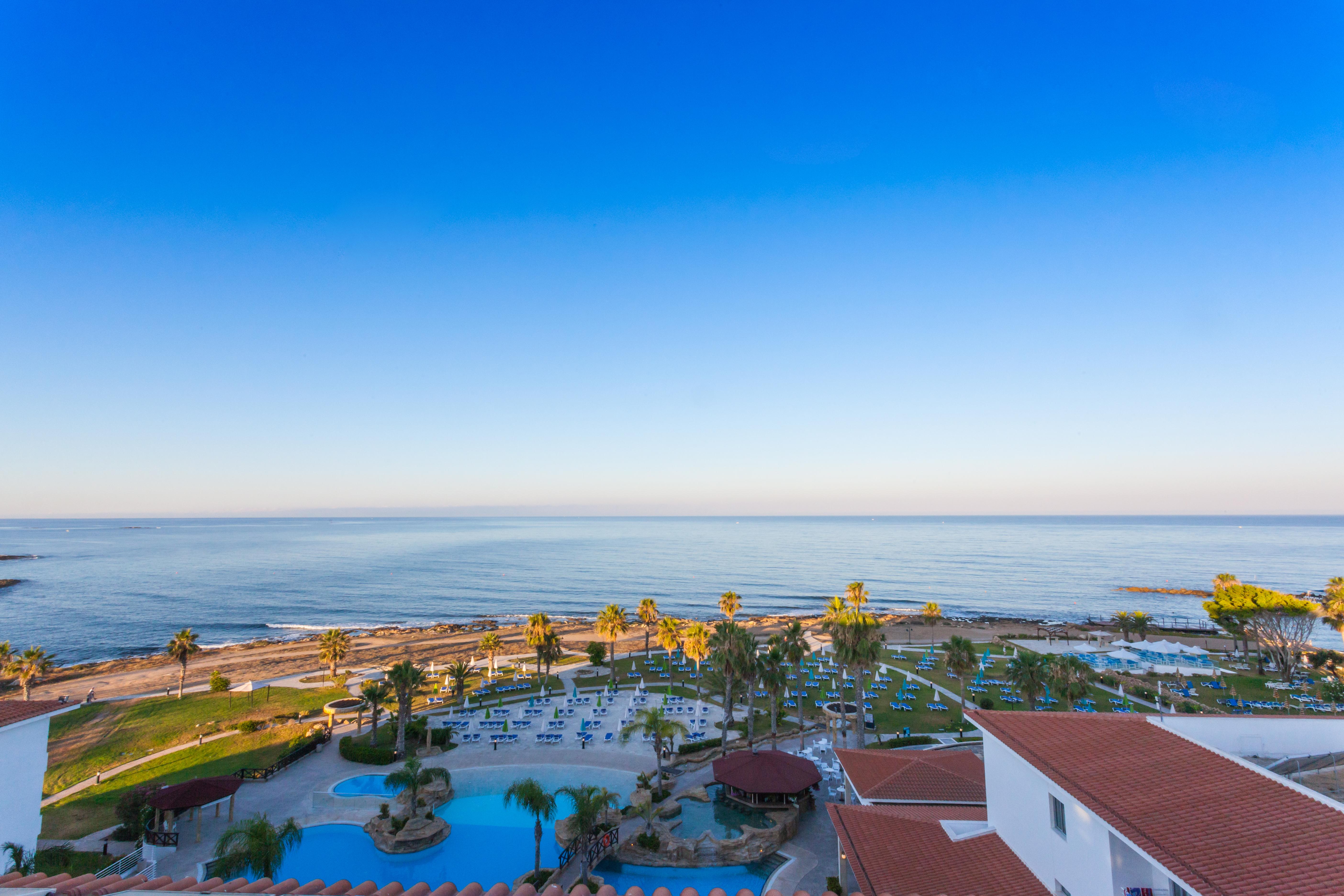 Leonardo Cypria Bay Hotel Geroskipou Bagian luar foto