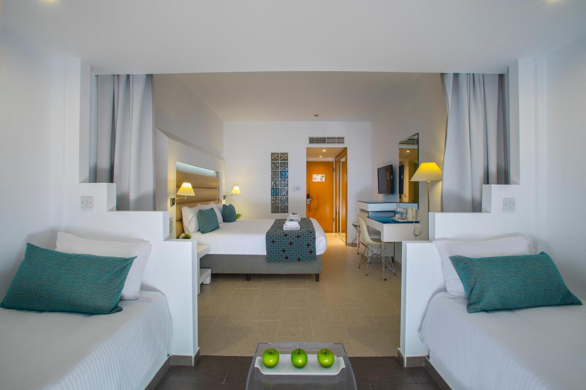 Leonardo Cypria Bay Hotel Geroskipou Ruang foto