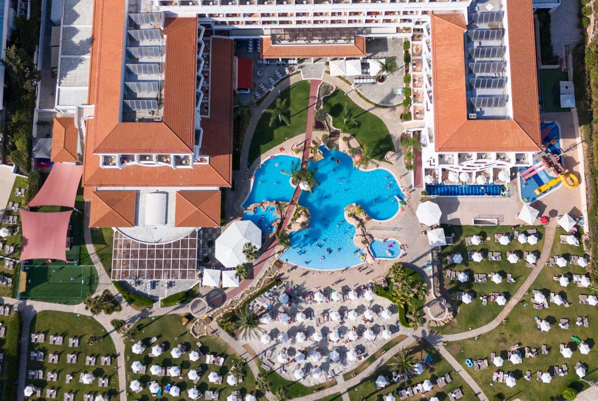 Leonardo Cypria Bay Hotel Geroskipou Bagian luar foto