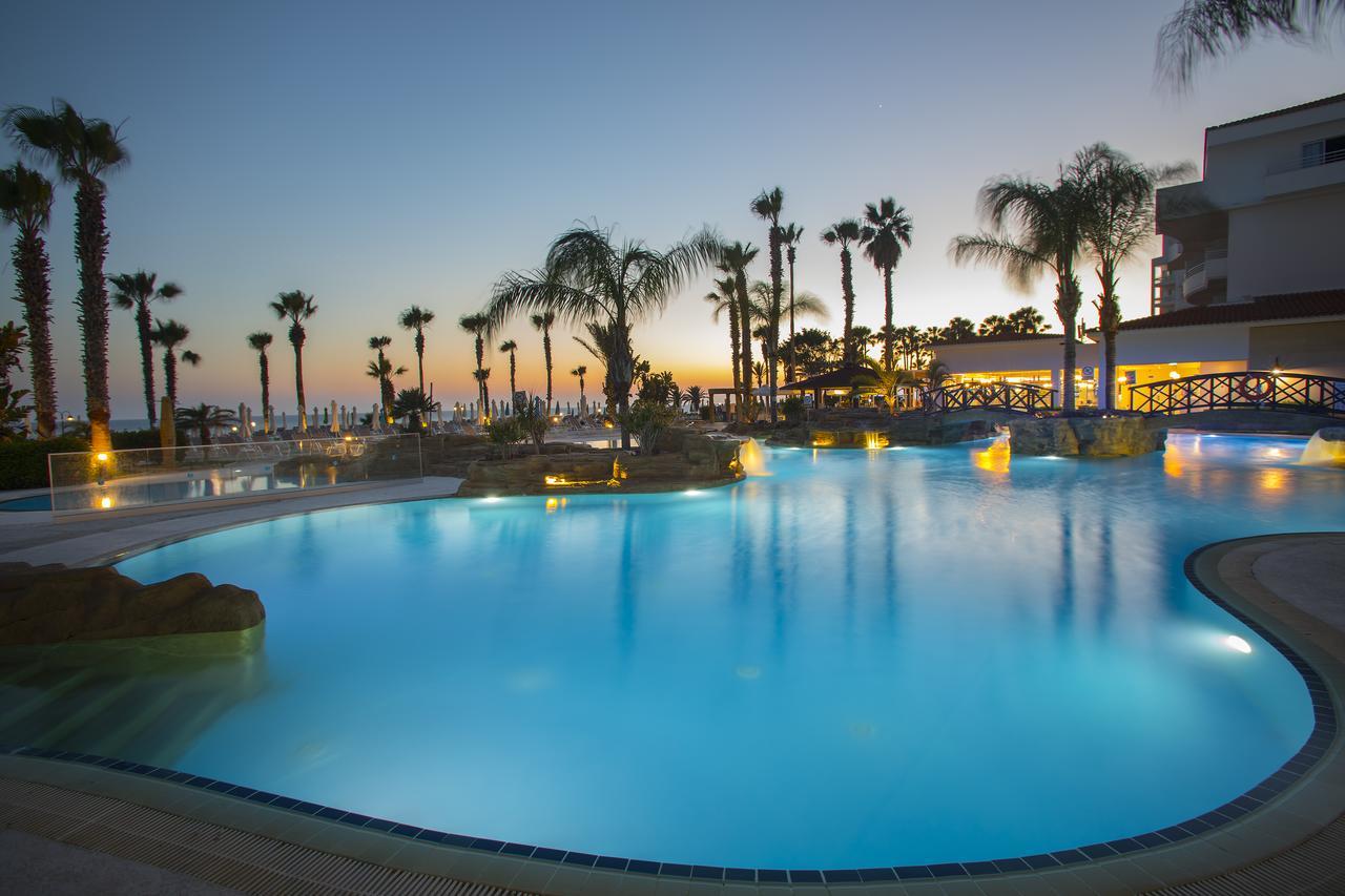 Leonardo Cypria Bay Hotel Geroskipou Bagian luar foto
