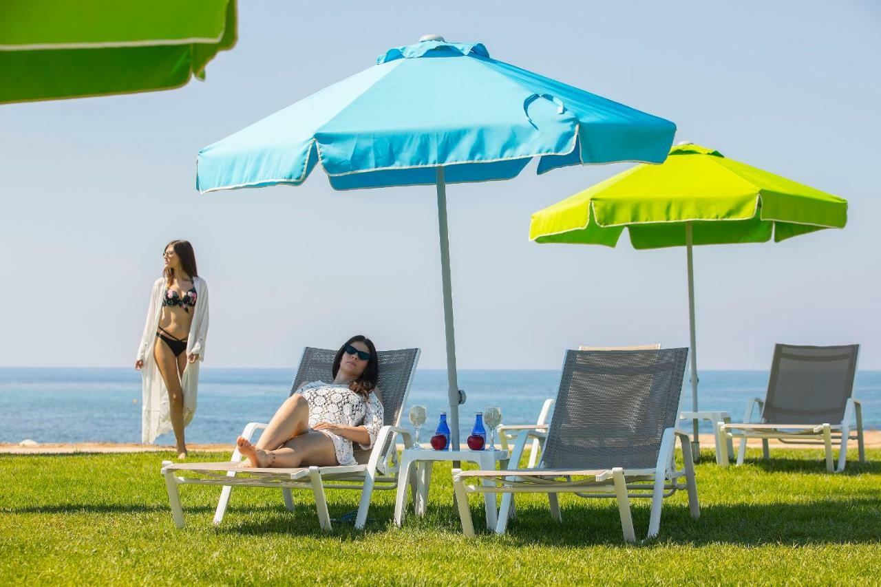 Leonardo Cypria Bay Hotel Geroskipou Bagian luar foto