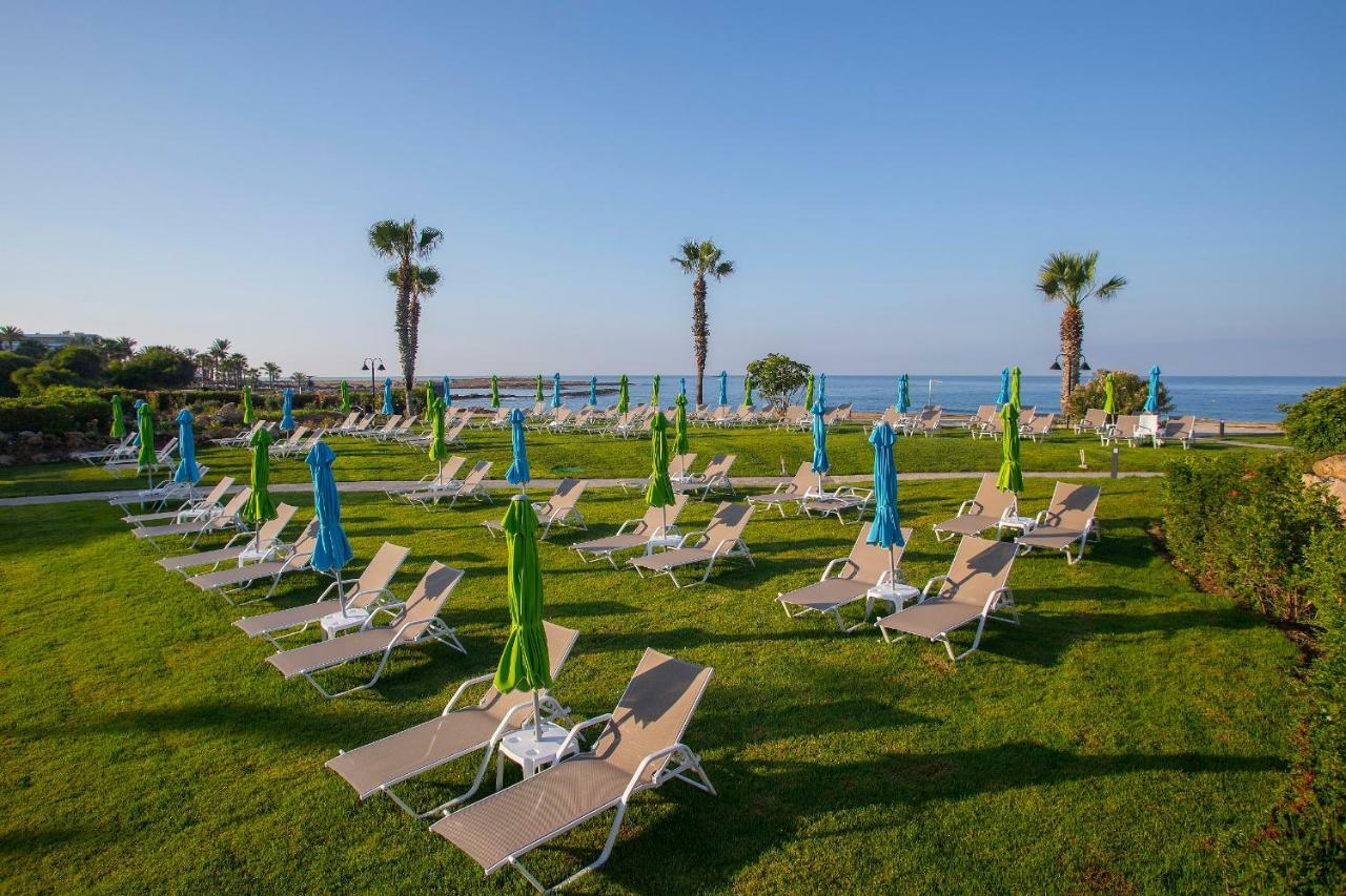 Leonardo Cypria Bay Hotel Geroskipou Bagian luar foto