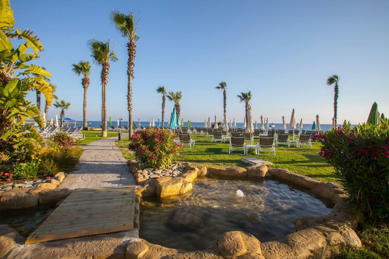 Leonardo Cypria Bay Hotel Geroskipou Bagian luar foto